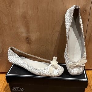 MIA Women's Tan Woven Flats with Bow